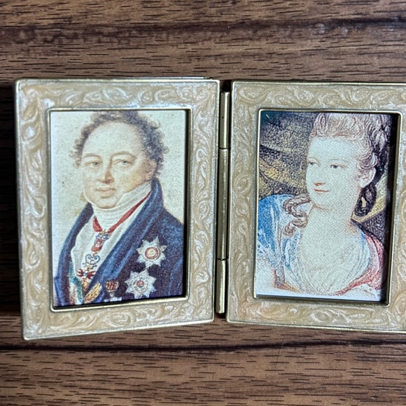 Jay Strongwater • Picture Holder • Vintage • Strawberry Floral • Crystal •Frame - Picture 6 of 10